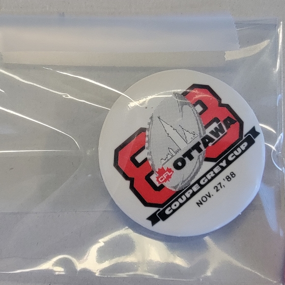 7 CFL Ottawa Roughrider Buttons / Pinbacks - Picture 8 of 8